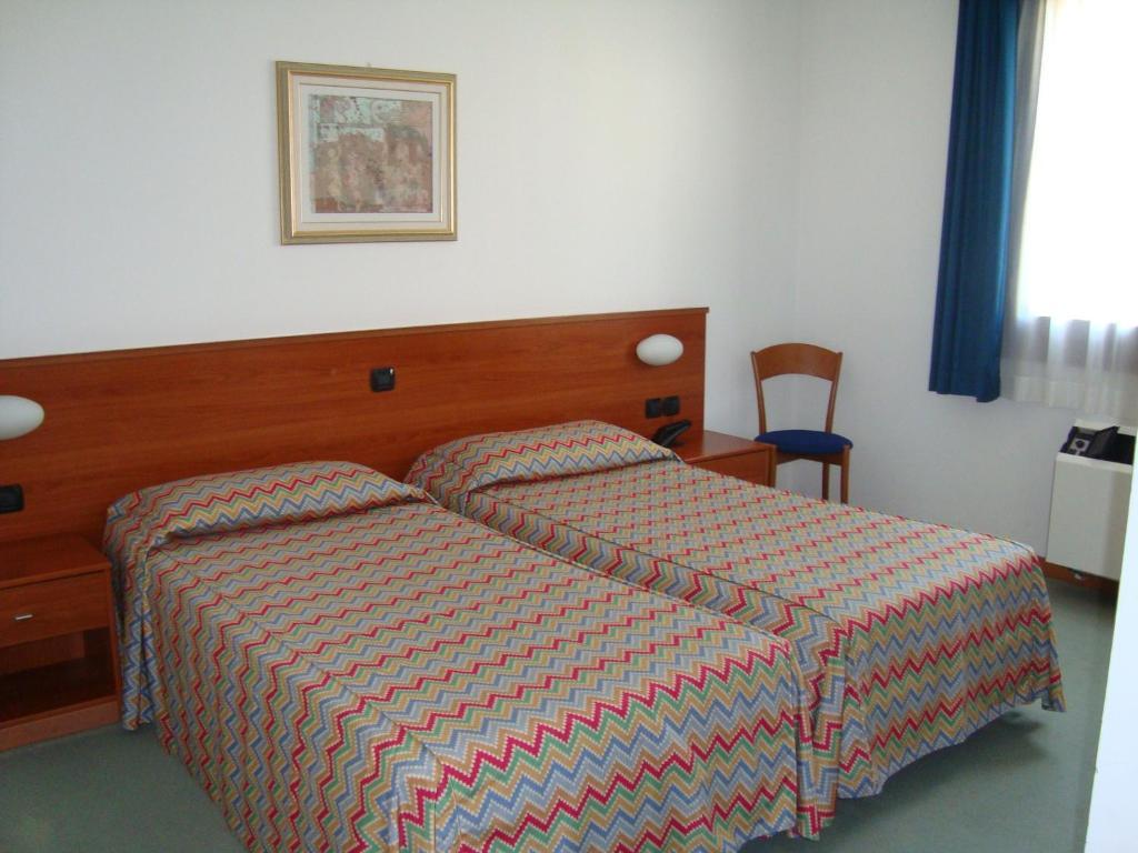Hotel Naonis Cordenons Номер фото