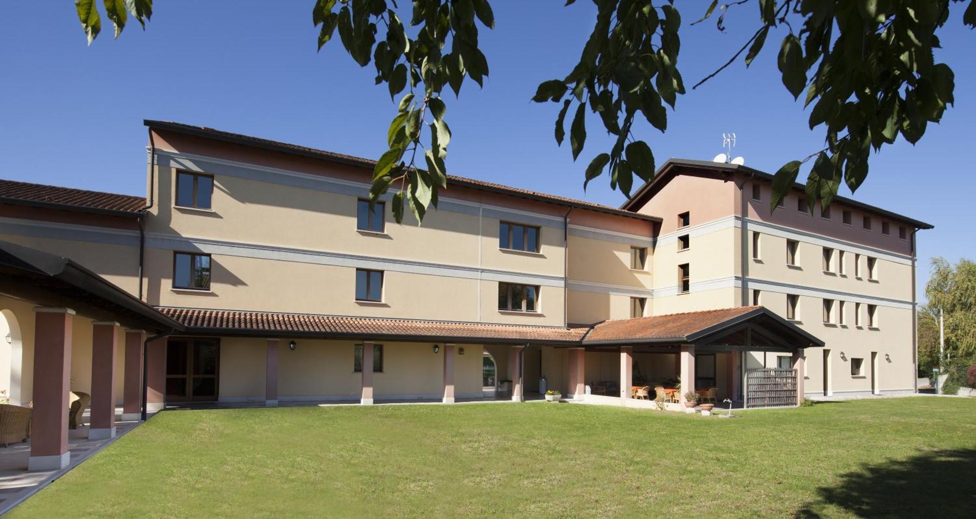 Hotel Naonis Cordenons Экстерьер фото