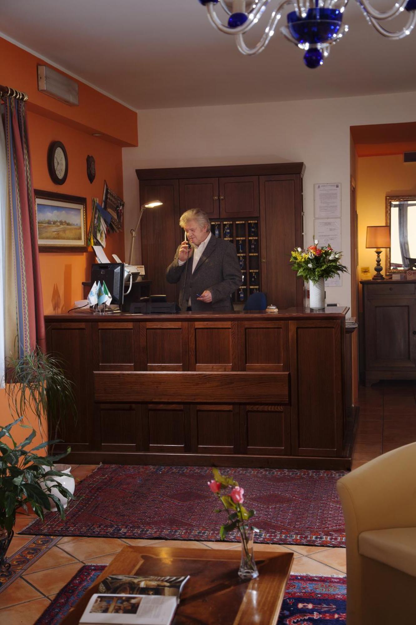Hotel Naonis Cordenons Экстерьер фото