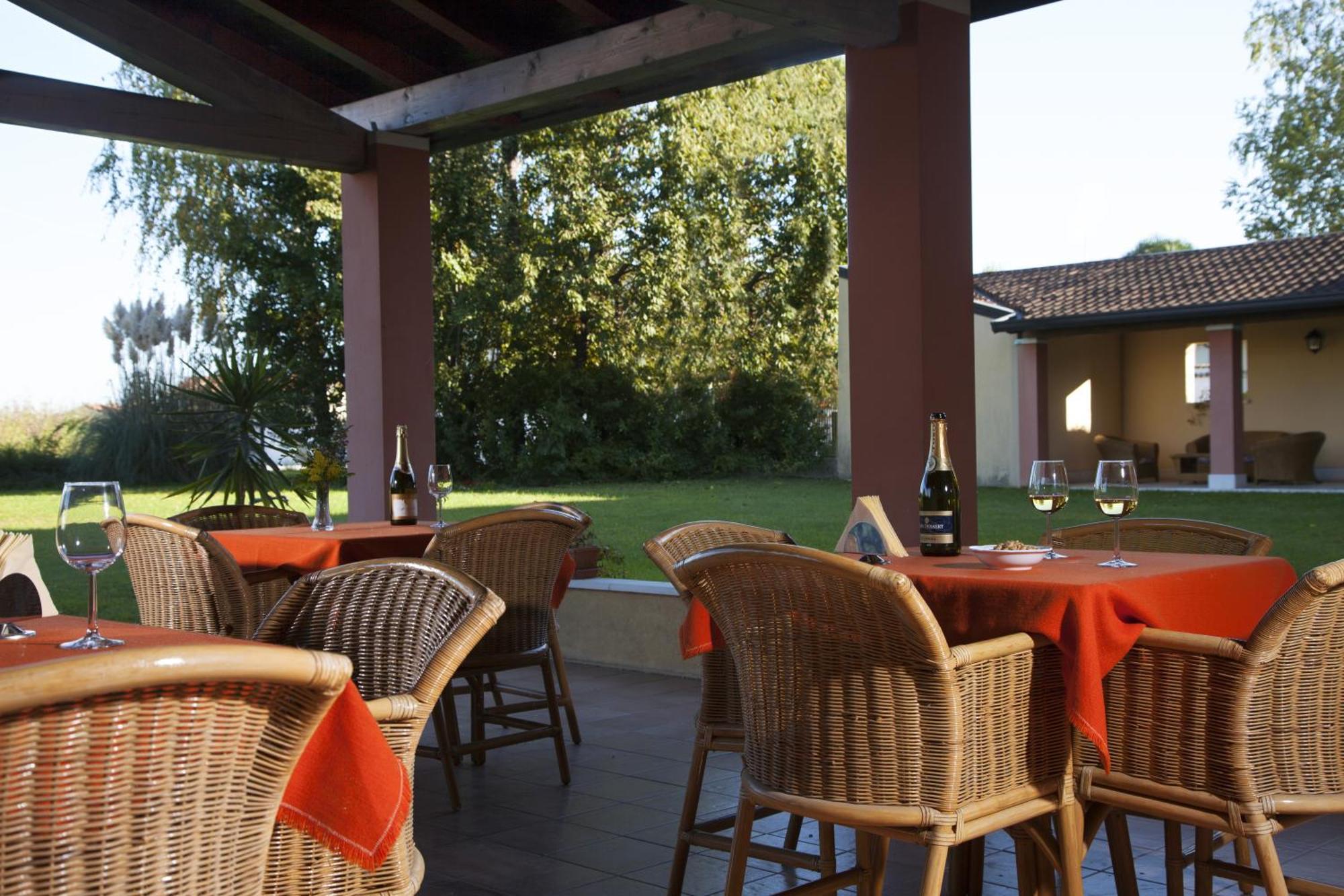 Hotel Naonis Cordenons Экстерьер фото