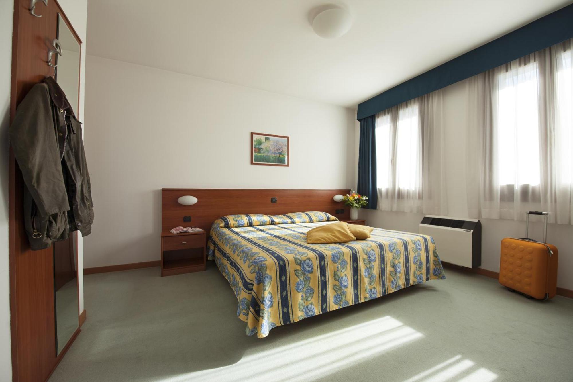 Hotel Naonis Cordenons Экстерьер фото