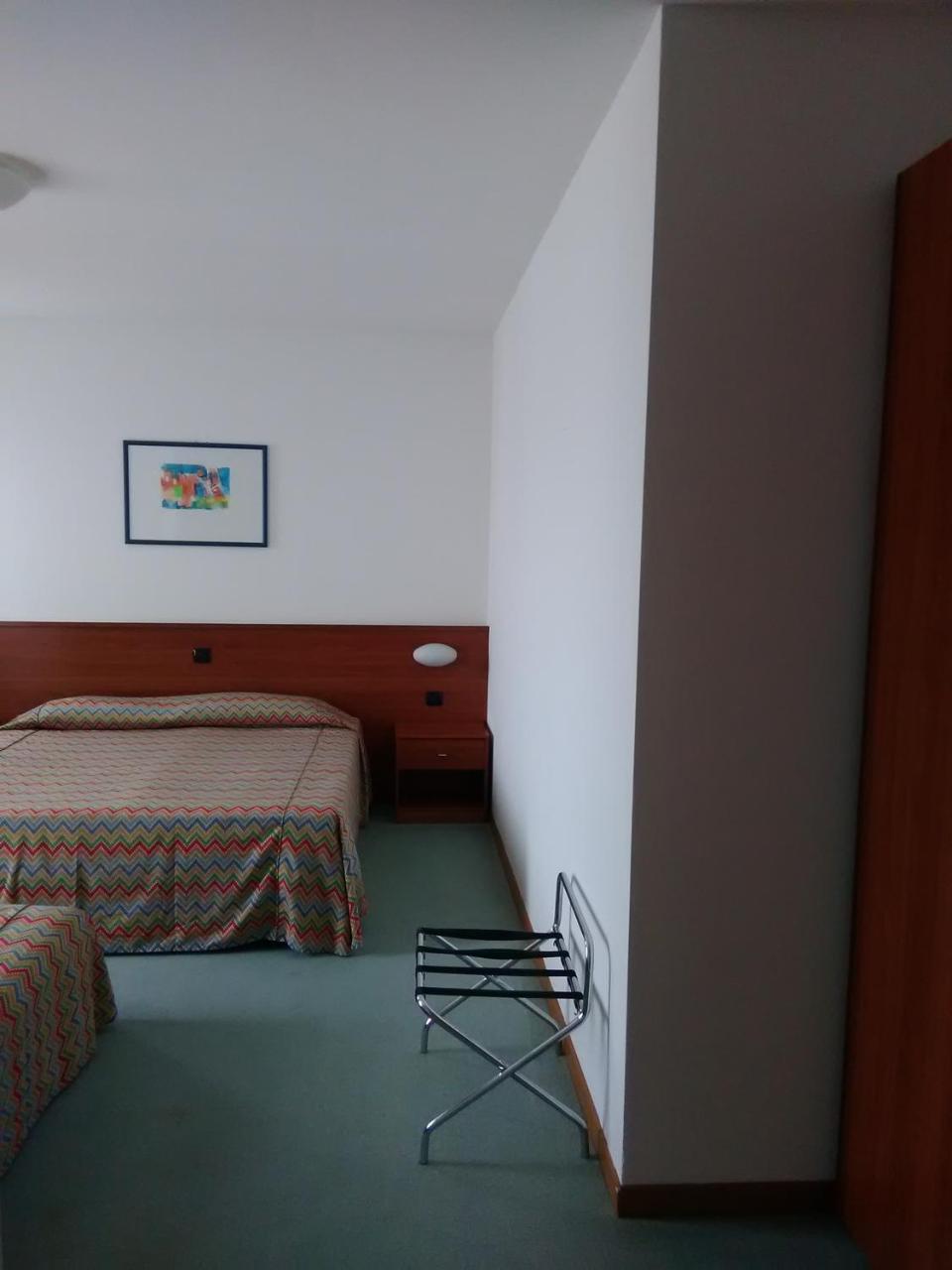 Hotel Naonis Cordenons Экстерьер фото