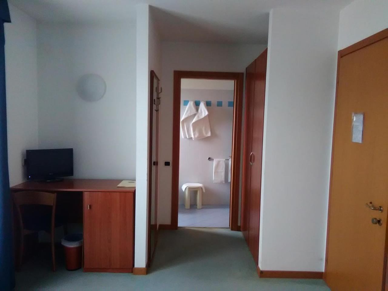 Hotel Naonis Cordenons Экстерьер фото